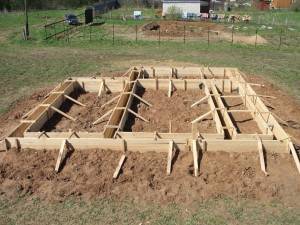 Какой марки бетон нужен для ленточного фундамента: самостоятельное приготовление с расчетами на калькуляторе