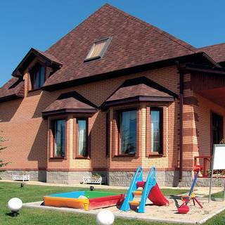 Внутренние стены и потолок . дом из бруса.