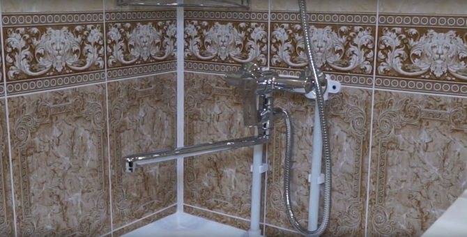 Влагостойкие стеновые панели под кафель – особенности материала и работ с ним