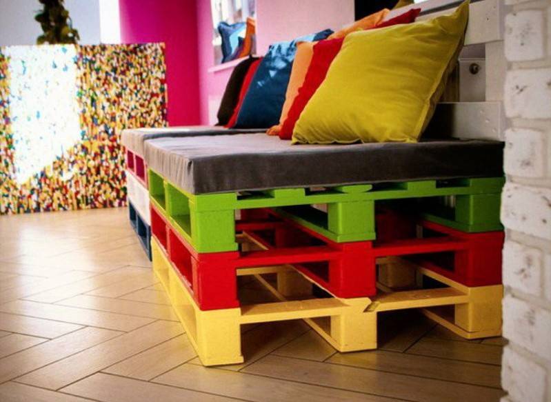 Шикарное кресло из поддонов на дачу своими руками – современно и не колхозно