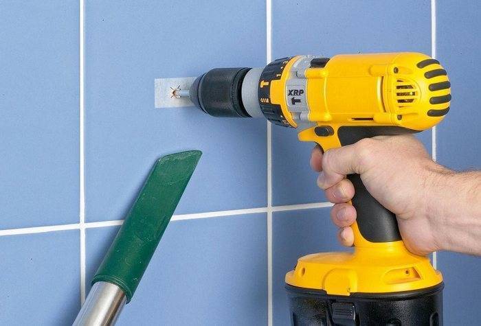 Чем и как просверлить кафельную плитку на стене – пошаговоя инструкция сверления керамической плитки (фото)