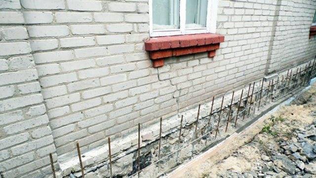 Усиление фундамента частного дома своими руками: пошаговые инструкции
