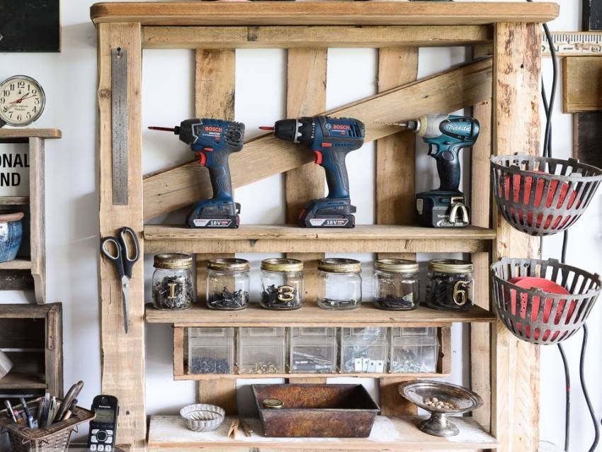 Шикарное кресло из поддонов на дачу своими руками – современно и не колхозно