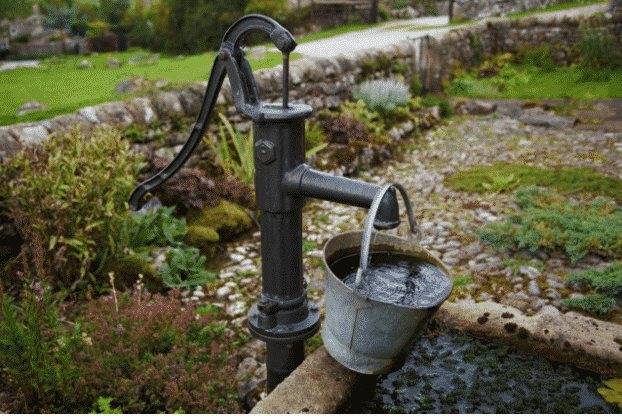 Ручной насос для воды из скважины: обзор моделей