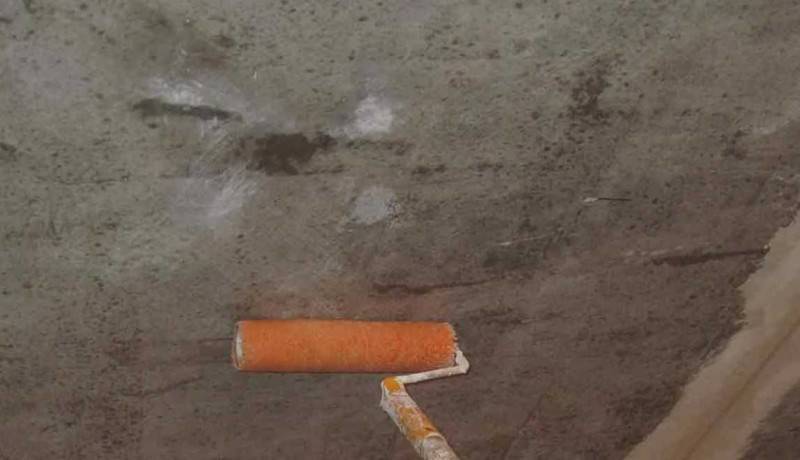 Штукатурка потолка своими руками: инструкция по выравниванию