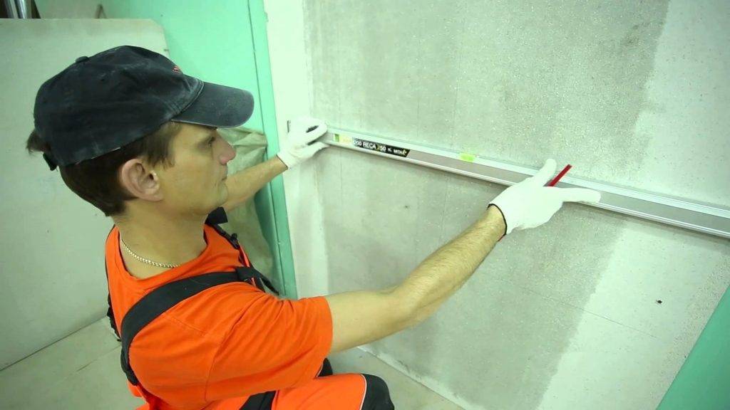 Как выкладывать плитку в ванной? С какого места надо начинать?