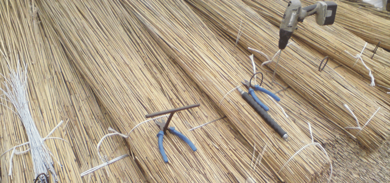 Крыша из камыша своими руками: как заготовить материал и сделать все самостоятельно