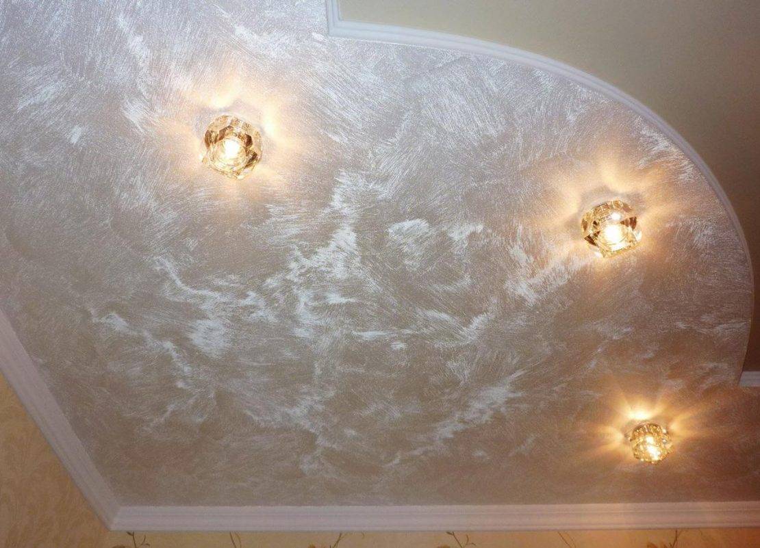 Внутренние стены и потолок . дом из бруса.