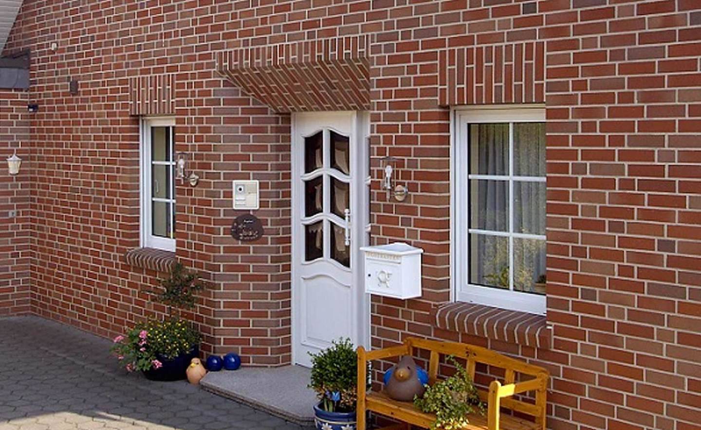 Отличия клинкерного кирпича от керамического в статье pd.by