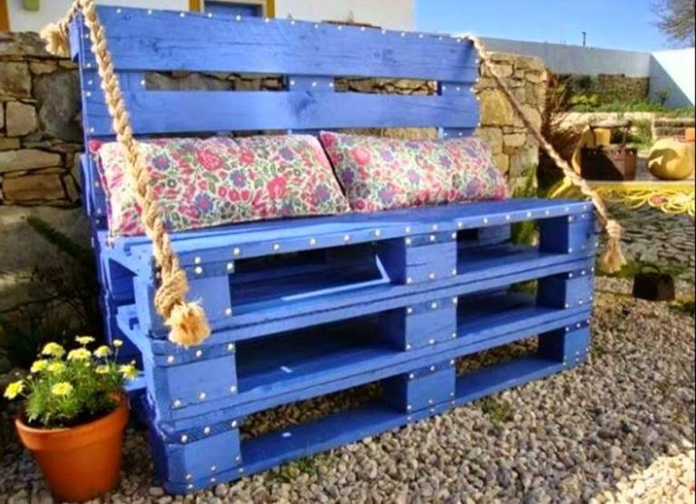 Шикарное кресло из поддонов на дачу своими руками – современно и не колхозно