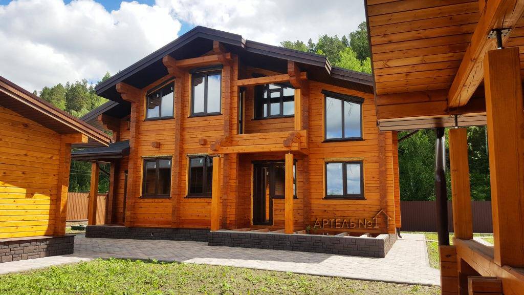 Какой брус лучше – профилированный или клееный