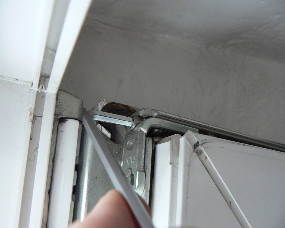 Если продувают пластиковые окна, то что можно сделать?