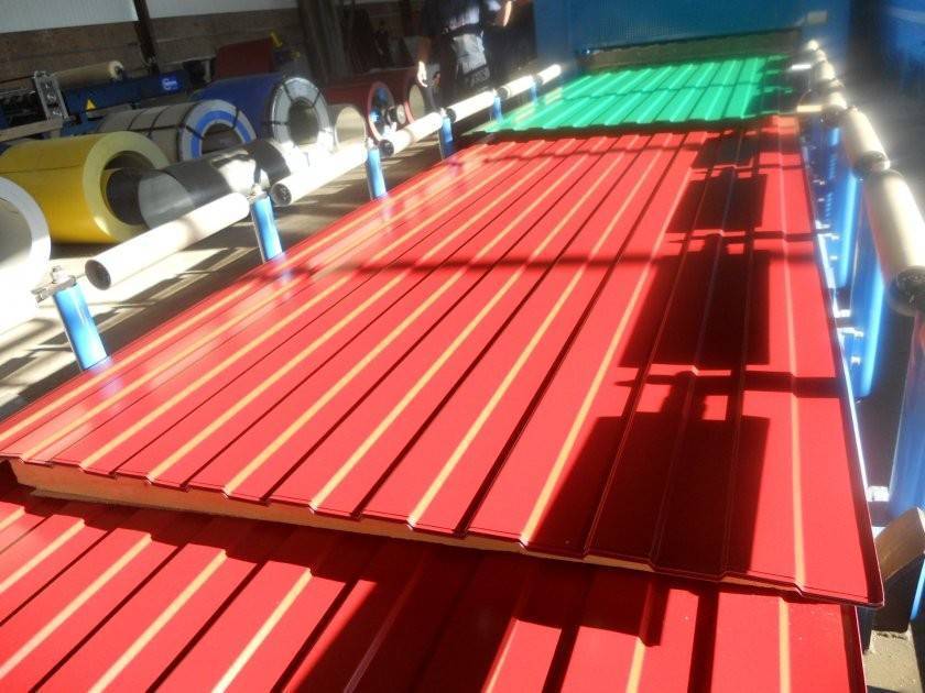 Какой профнастил использовать для крыши