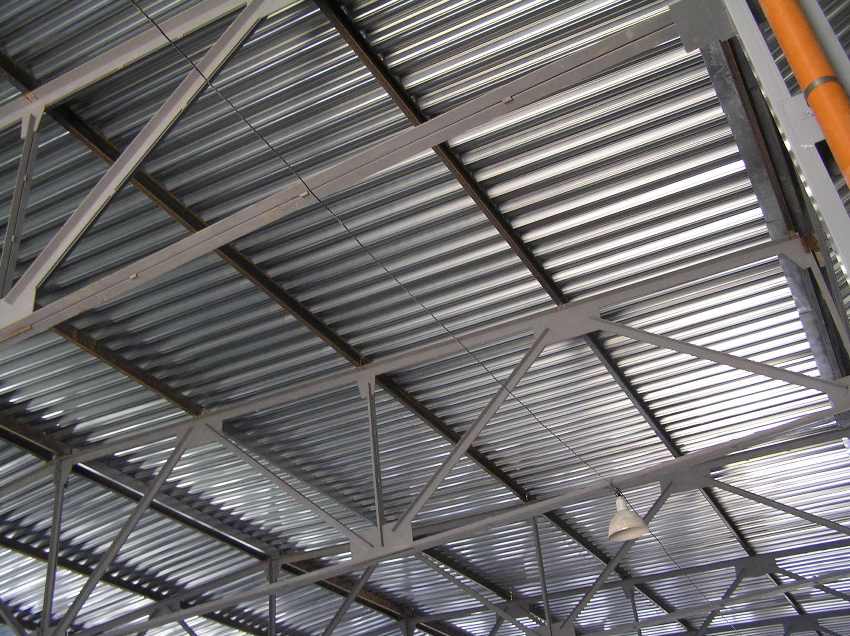 Какой профнастил использовать для крыши