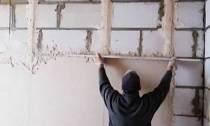 Штукатурка стен из газобетона внутри помещения: технология, пошаговая инструкция
