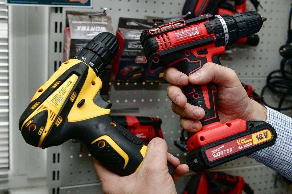 Как выбрать электрическую дрель для дома