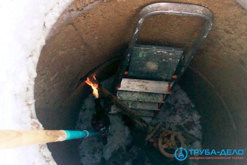 Замерзли пластиковые трубы водопровода – что делать?