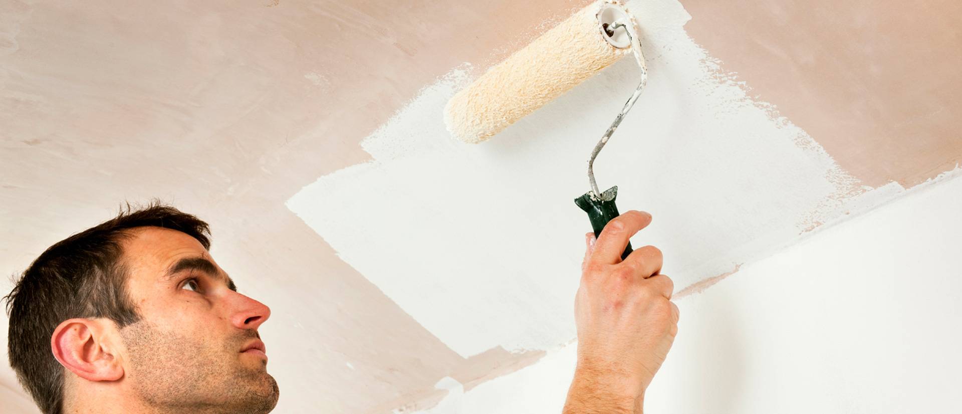 Побелка потолка своими руками - пошаговая инструкция!