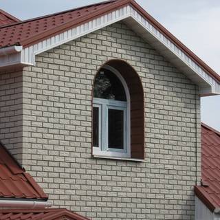 Внутренние стены и потолок . дом из бруса.