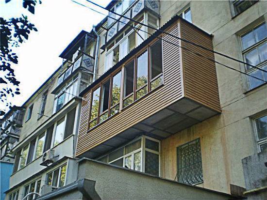 Ремонт балкона своими руками: пошаговая инструкция с фото