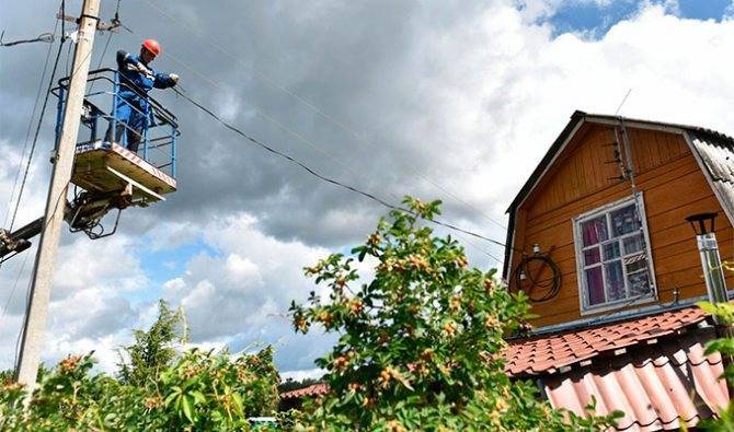 Как провести электричество на участок
