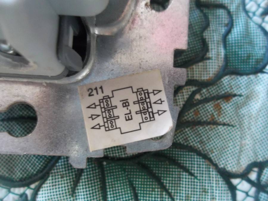 Как подключить выключатель: используем схемы