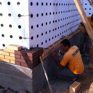 Внутренние стены и потолок . дом из бруса.