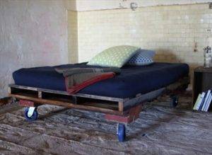 Шикарное кресло из поддонов на дачу своими руками – современно и не колхозно