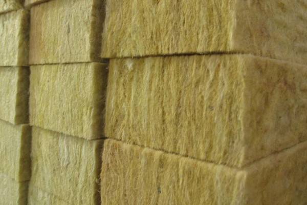 Какой выбрать утеплитель для кровли и каких критических ошибок нужно не допускать при монтаже утеплителя