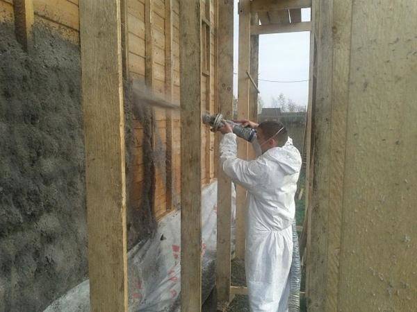 Пена для утепления стен: современный подход к утеплению или канцерогены которыми мы дышим, разбираемся в нюансах