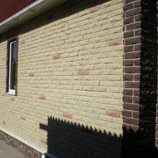 Внутренние стены и потолок . дом из бруса.