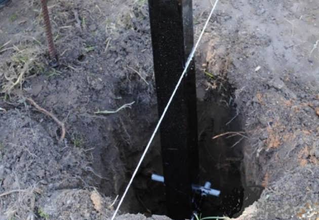 Металлический забор из профлиста и штакетника своими руками: пошаговая инструкция