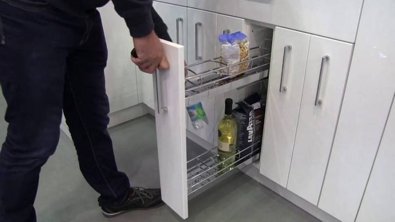 Бутылочница для кухни: виды, способы крепления, самостоятельная установка