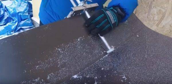 Герметизация печной трубы на крыше из профнастила — основные методы и пошаговая инструкция