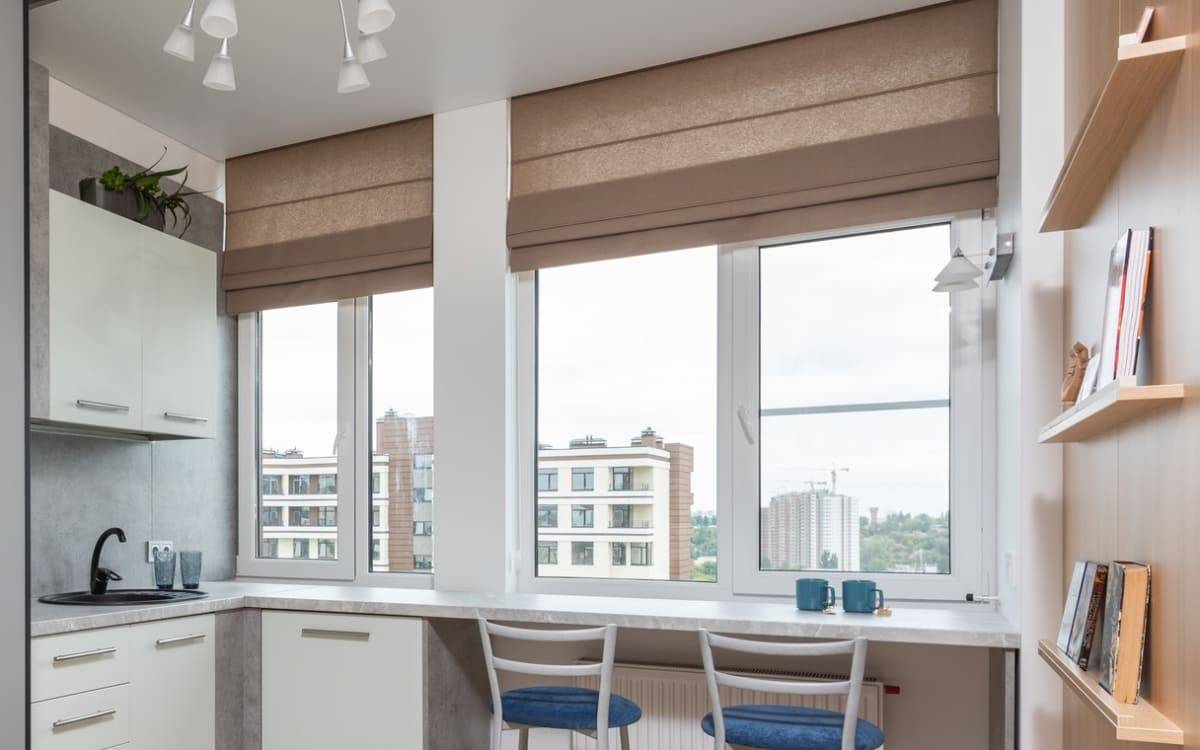 Почему запотевают пластиковые окна внутри: решение проблем с помощью вентиляции в квартире