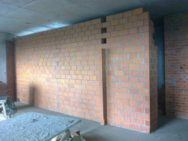 Возведение внутренних стен